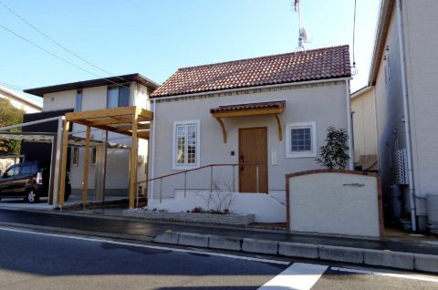 ロフトと屋上デッキのある家（児島の家）