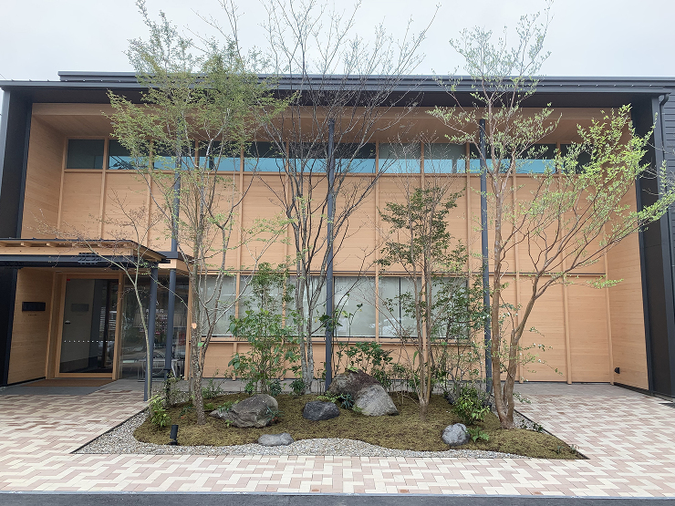 静岡県沼津市で造園と外構工事を行う株式会...