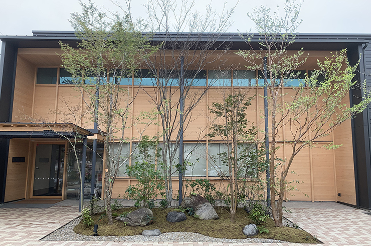 静岡県沼津市で造園と外構工事を行う株式会...