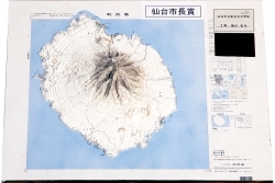作品：地図模型「利尻島」