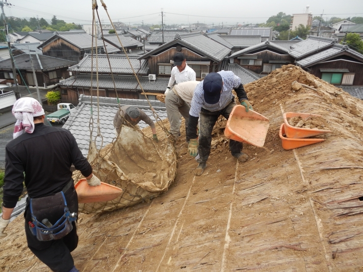 施工例と屋根工事 | 有限会社 保海瓦工...