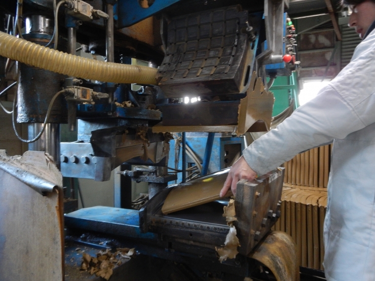 事業内容 | 有限会社 保海瓦工業/和瓦...