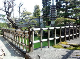 和風庭園施工例11(回遊式庭園の水景美)...