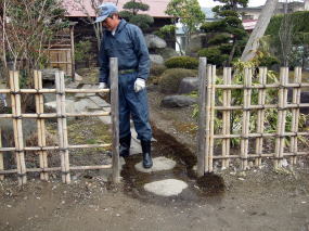 坪庭施工例５(創作和庭門のある庭)山形市...