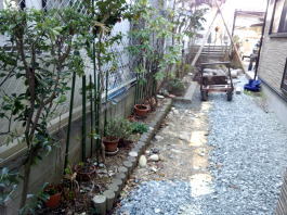 坪庭施工例８(小石材を利用したECOな露...