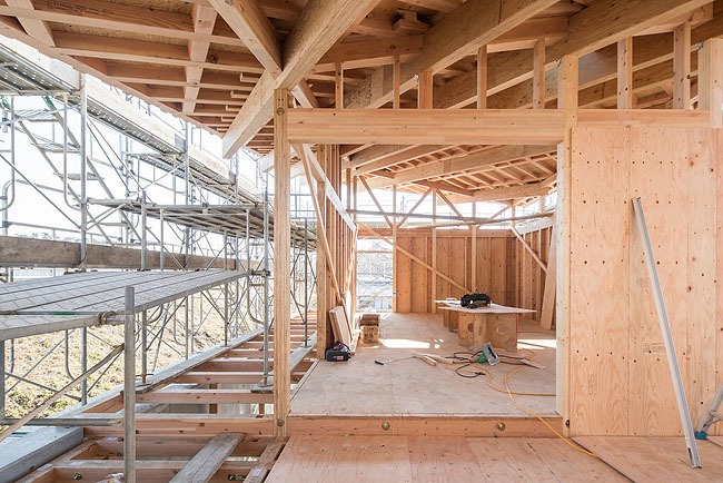 Eureka|エウレカ_建築工事中_奈義町多世代交流広場　屋根梁＋垂木