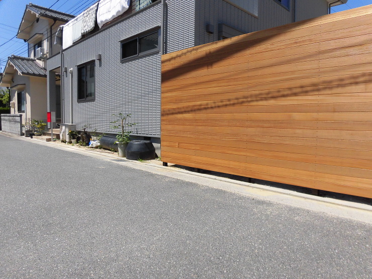 天然木のフェンスで完全な目隠し　広島市西...