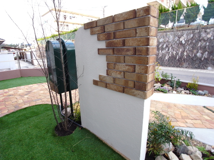 クラシックレンガの可愛いアプローチ　広島...