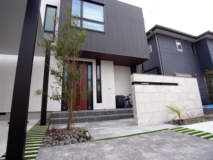 シンプルモダンな新築外構　広島市佐伯区|...