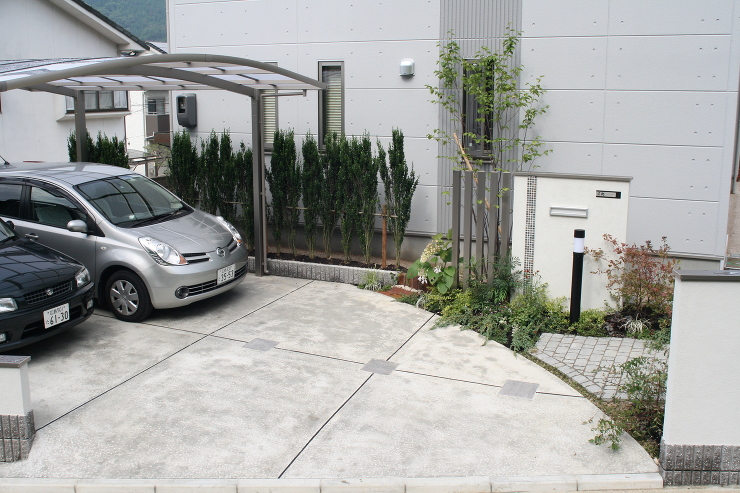 建物のイメージに合わせたエクステリア　広...