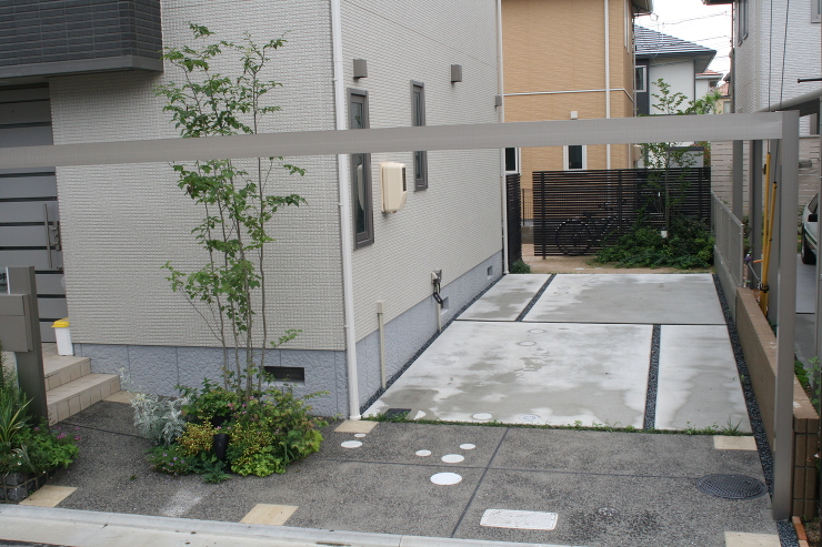 プラスＧのゲートでボリュームある門まわり...