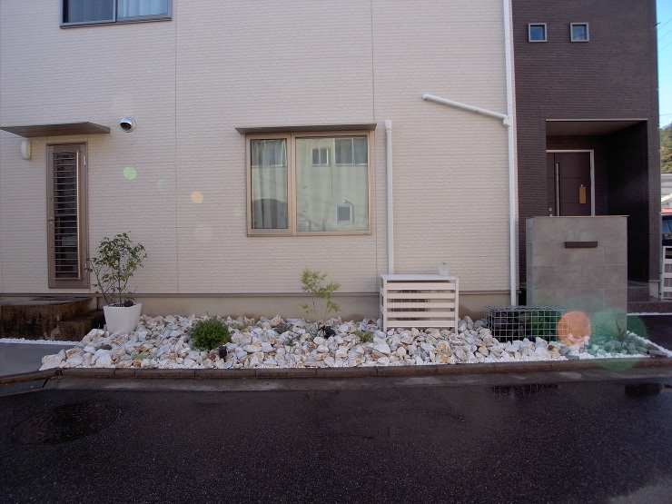 玄関前を自分の好みにリフォーム　広島市安...