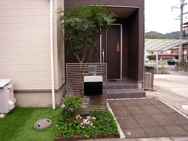 玄関前を自分の好みにリフォーム　広島市安...