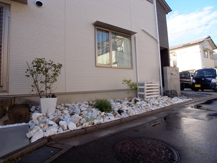 玄関前を自分の好みにリフォーム　広島市安...