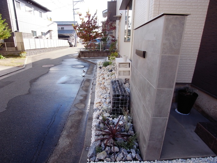 玄関前を自分の好みにリフォーム　広島市安...