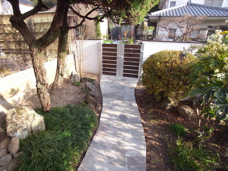 落ち着いた雰囲気の和モダン外構　広島市安...