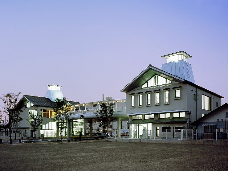 伊万里市駅ビル｜再開発のツイン駅ビル｜シ...
