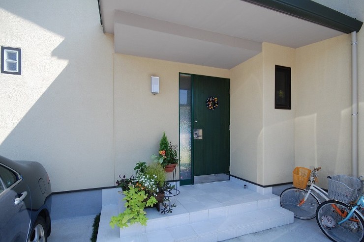 中庭の住宅１｜理想的なプライベート中庭の...