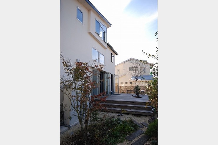 北庭の家｜理想的なプライベート庭のある戸...