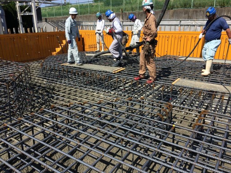 機械台基礎コンクリート金ゴテ仕上げ・モル...