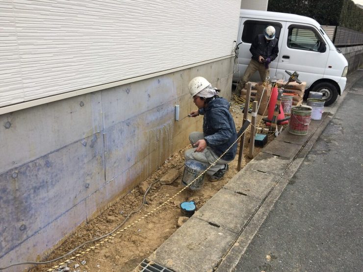 基礎巾木の刷毛引き仕上げ　浜松市西区 A...