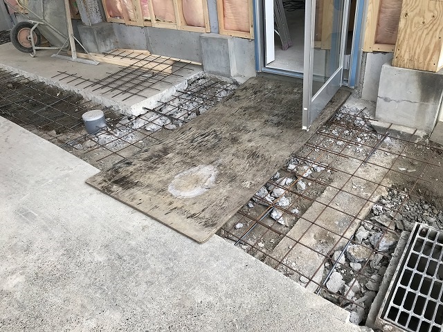 土間コンクリート刷毛引き仕上げ　浜松市天...