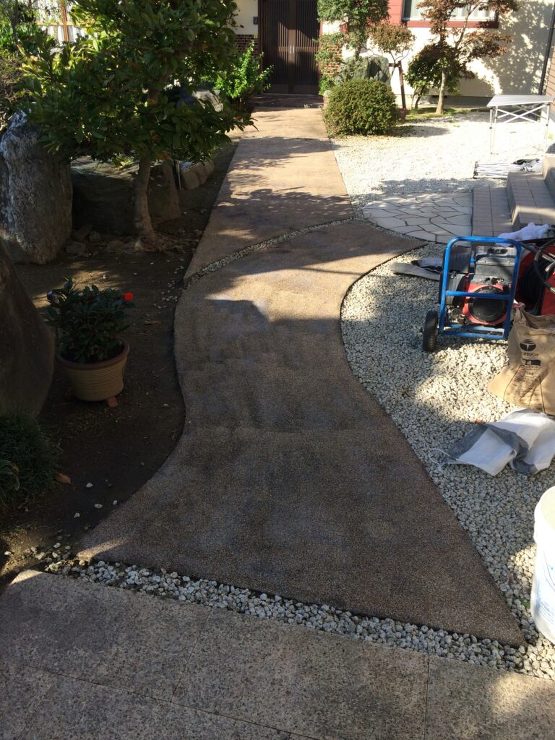 駐車場アプローチ マットスプレー工事　浜...