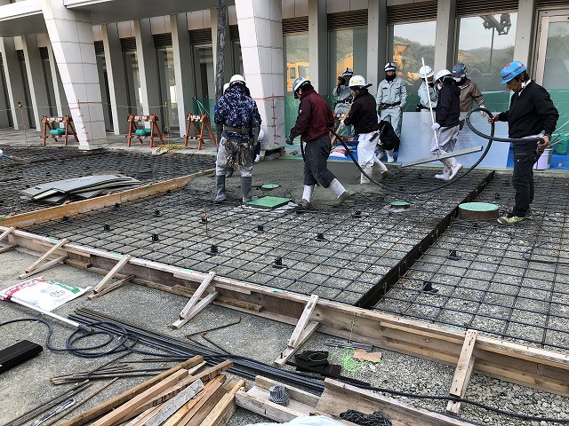 玄関土間 デザインコンクリート仕上げ　浜...