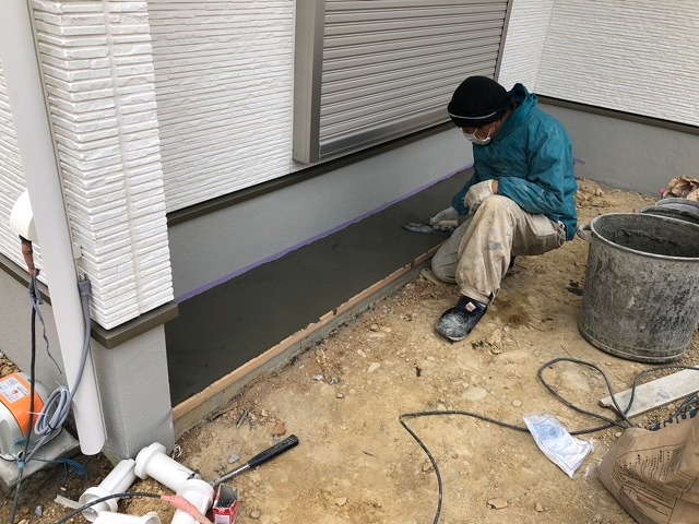 犬走りのモルタル金ゴテ仕上げ　浜松市浜北...