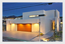 タイルと土とアートと暮らす家