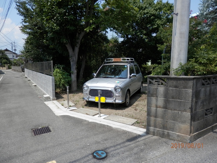 車の出入口を変えたい。生垣をブロックフェ...