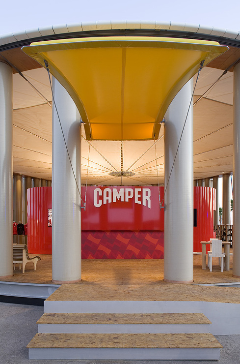 Camper Traveling Pav...