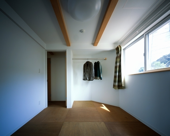 「中野の家」 狭小地に建つ、つながりのあ...