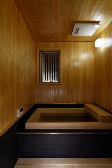 #00a497 通り土間のある家。竹小舞...