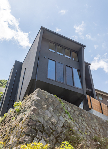 石積崖地の家 米村和夫建築アトリエ/風の...