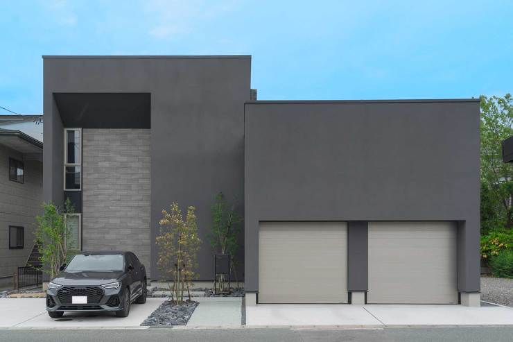 中庭が家族をつなぐガレージハウス