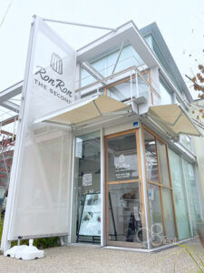 オーニングを尾州ビレッジ店舗入口に施工｜愛知県一宮市