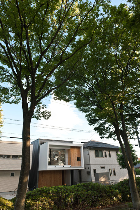 緑に浮かぶ家 | 作品紹介 | 空間設計...