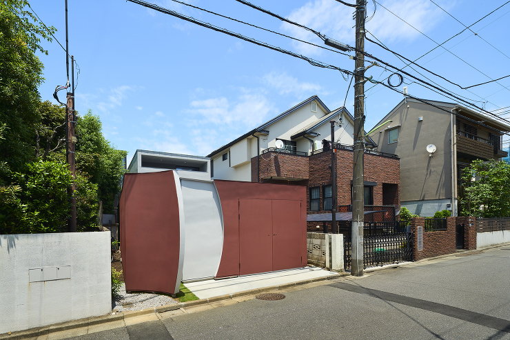 Wall Ajar House - na...