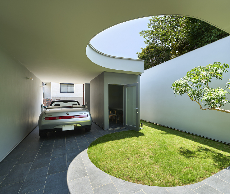 Wall Ajar House - na...