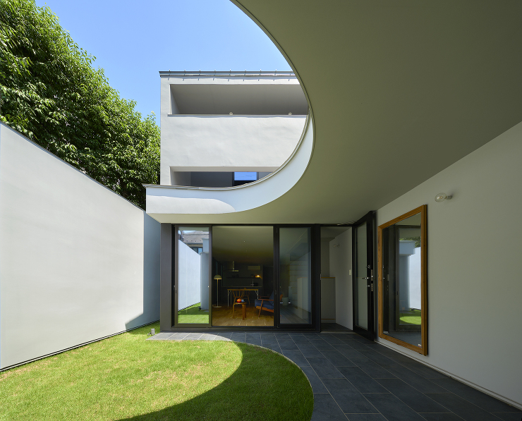 Wall Ajar House - na...