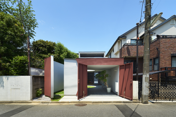Wall Ajar House - na...
