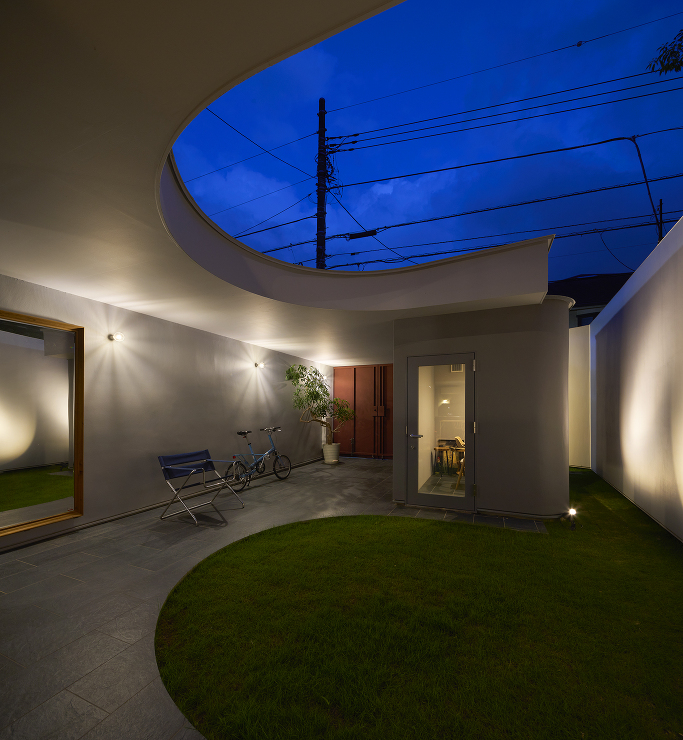 Wall Ajar House - na...
