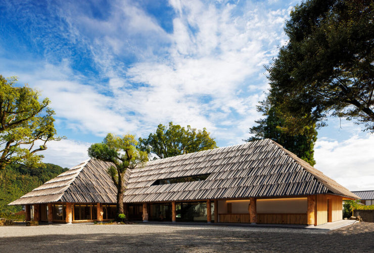 Aoi Shrine Grobe / National Treasure Memorial Hall