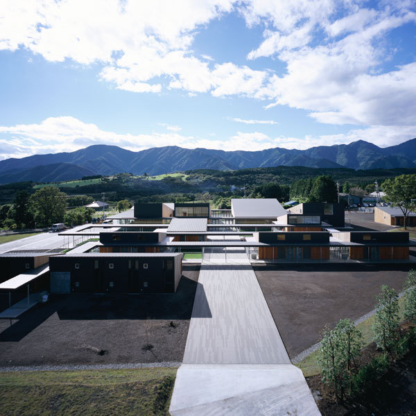 2006 | 千葉学建築計画事務所 CH...