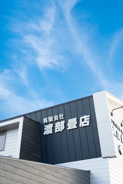 側面サイン