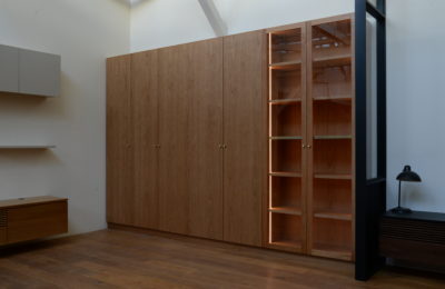 間接照明付き壁面収納