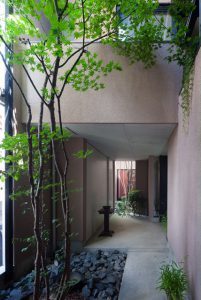 山本雅紹建築設計事務所 | 「変形した敷...