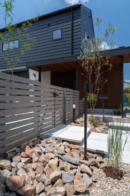 ウッドフェンスの扉