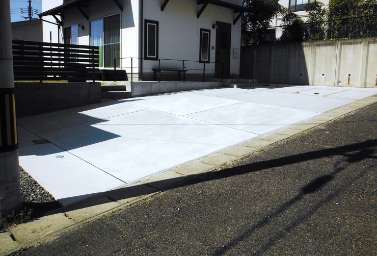 駐車場　コンクリート